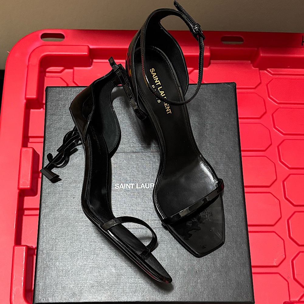 YSL SIZE 40.5 brand new never worn authentic heels originally 1350.